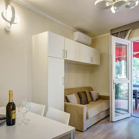 Aparthotel Riva Degli Etruschi *