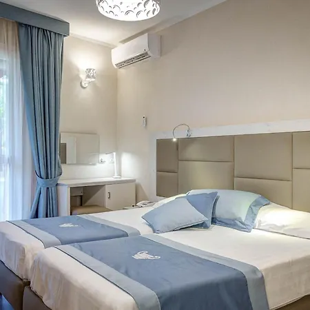 Riva Degli Etruschi Aparthotel *