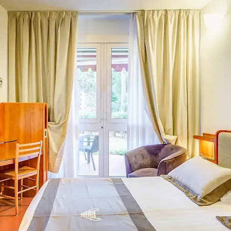 Riva Degli Etruschi Aparthotel